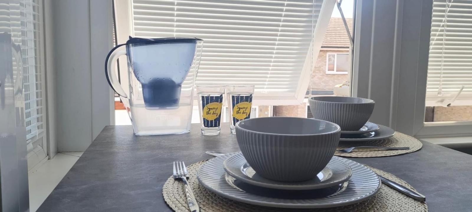 Westcliff-On-Sea Modern 2 Bedroom Apartment - Free Parking Southend-on-Sea Bagian luar foto